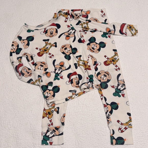 Disney Other - GUC GAP Disney Christmas Organic Pajamas Size 6 Mickey Minnie Goofy Pluto